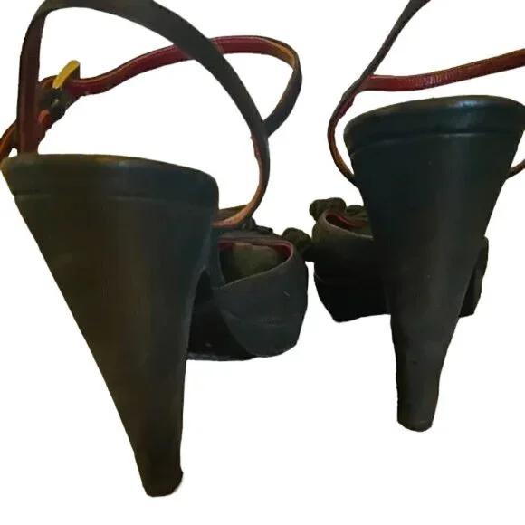 PRADA heels - Picture 5 of 8